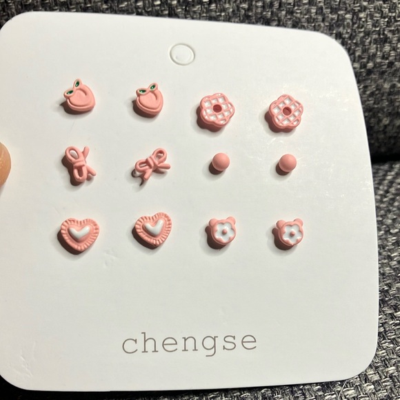 Pink ear studs set - Picture 1 of 5